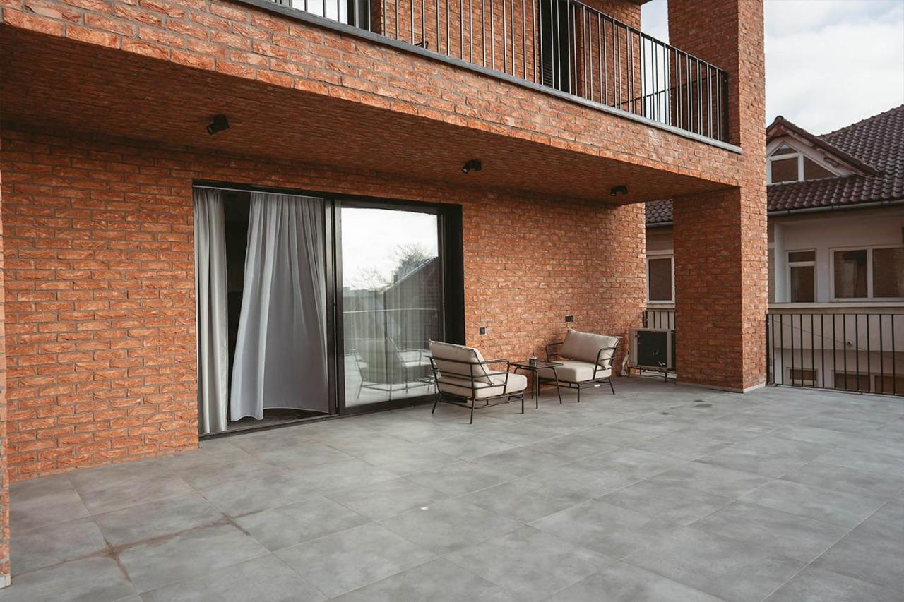 26Bricks Luxury Suites Oradea Exterior photo