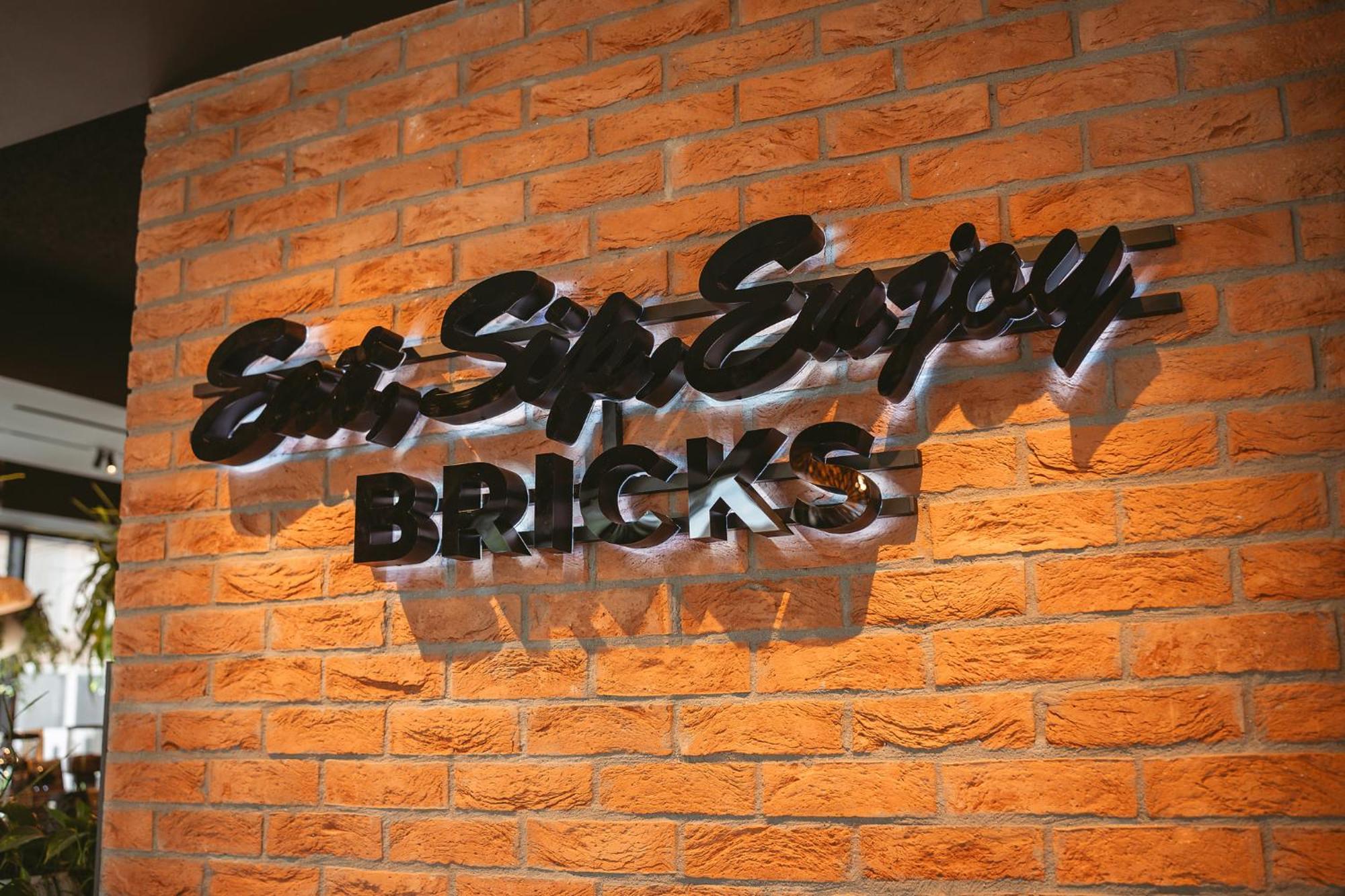 26Bricks Luxury Suites Oradea Exterior photo